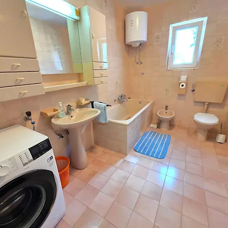 Apartman In 37973 Novi Vinodolski