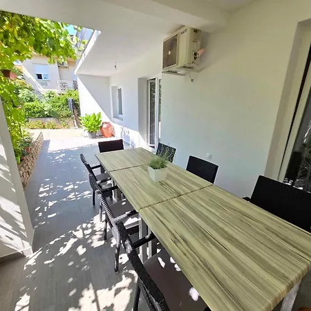 Apartman In 37973 *
