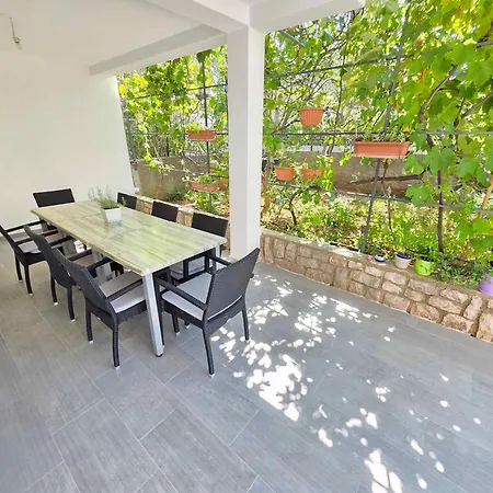 Apartman In 37973 *