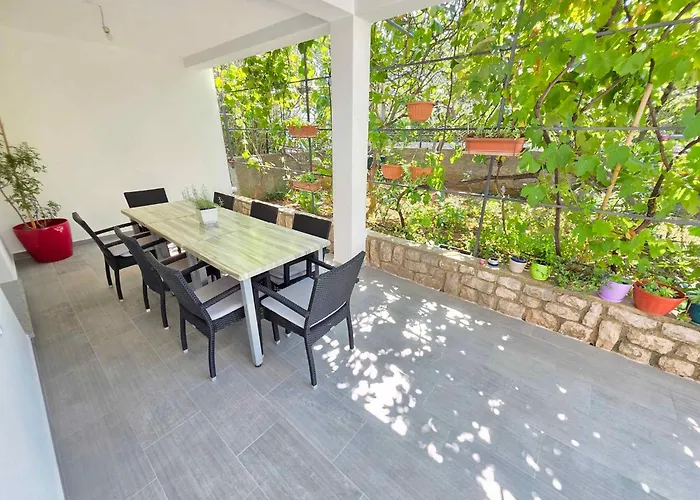 Apartman In 37973 *